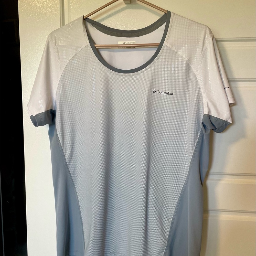 Columbia  Gray and White T-shirt